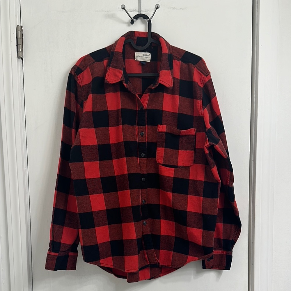 EUC Universal Thread Red and Black Flannel Size L